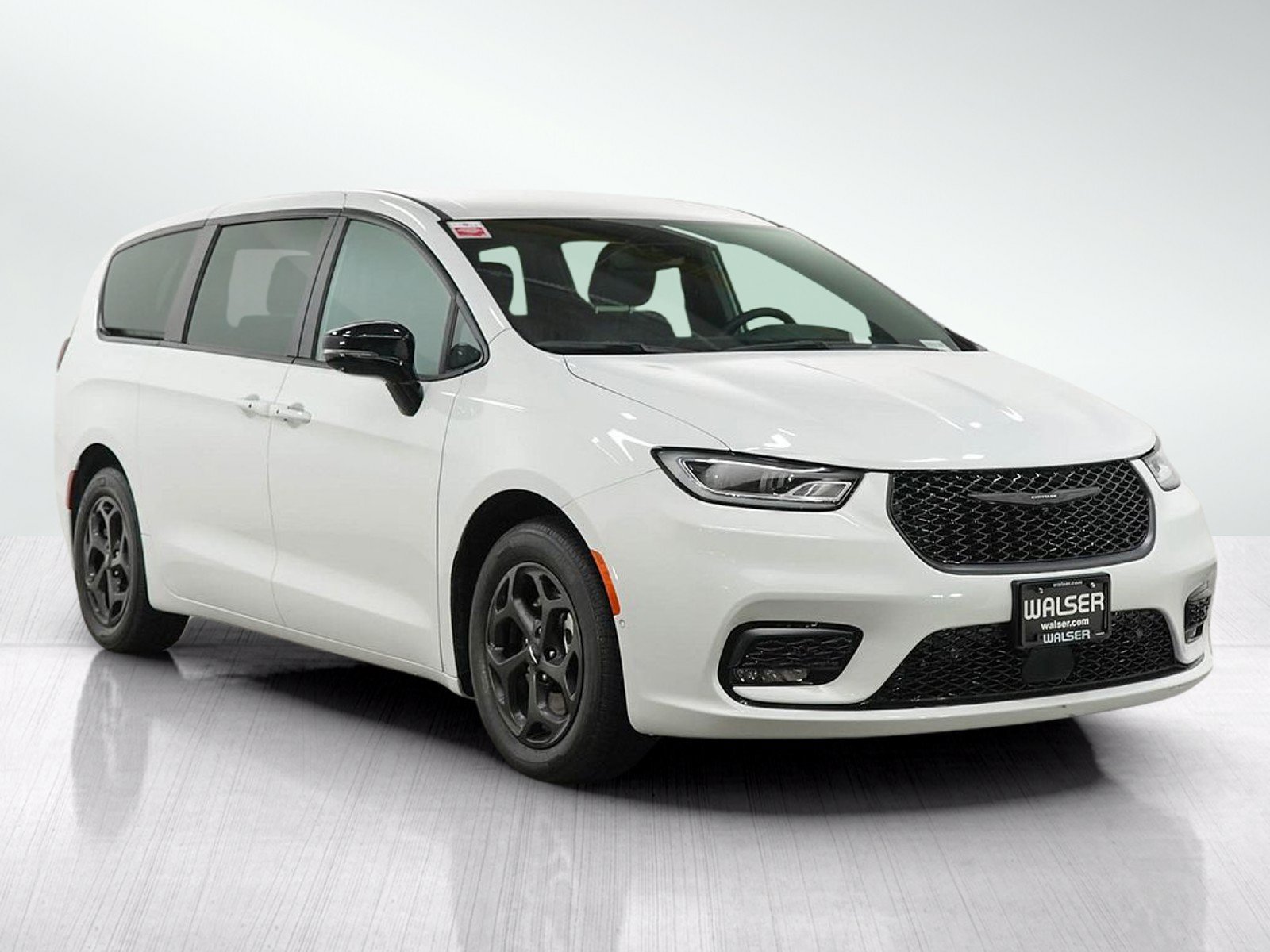 Used 2024 Chrysler Pacifica Limited FWD image 7