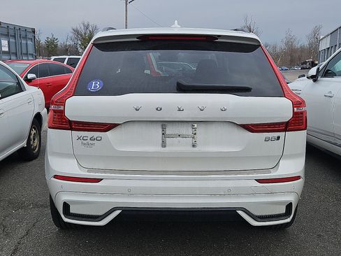 Used 2024 Volvo XC60 B5 Plus w/ Protection Package Premier image 6