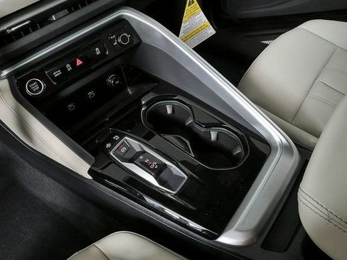 New 2025 Audi Q5 Premium image 17