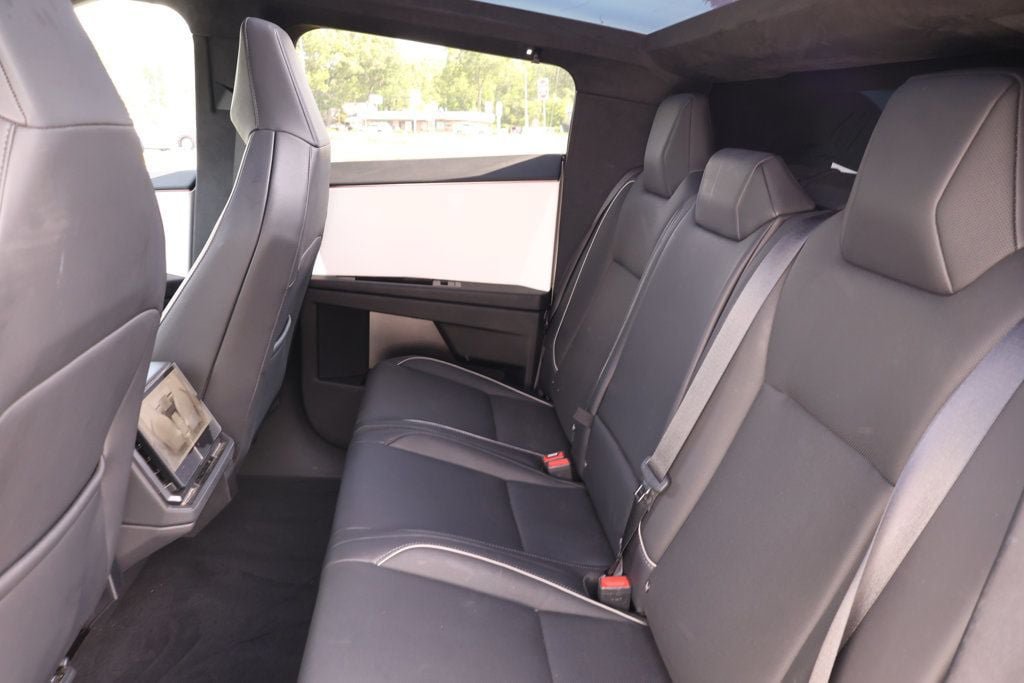 Used 2024 Tesla Cybertruck Cyberbeast AWD/4WD image 28