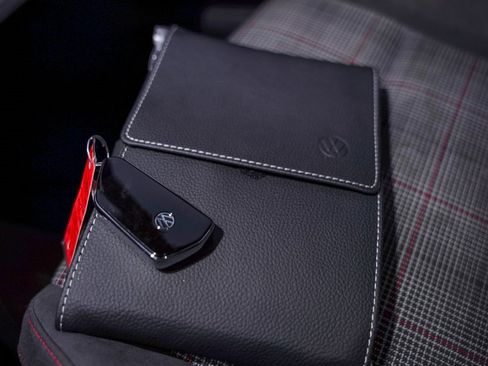 Used 2022 Volkswagen GTI S image 21