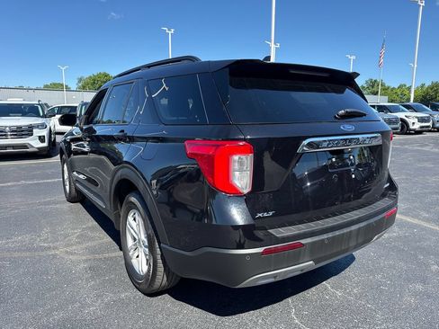 Used 2023 Ford Explorer XLT w/ Equipment Group 202A AWD/4WD image 10
