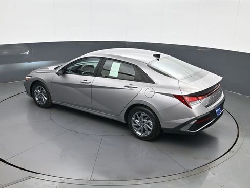 Certified 2024 Hyundai Elantra SEL image 19