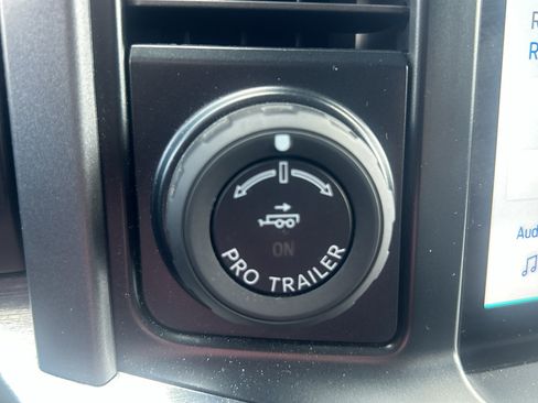 Used 2022 Ford F150 Lariat w/ Equipment Group 502A High AWD/4WD image 38