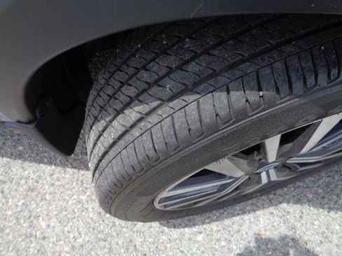 Used 2024 Nissan Kicks SV FWD image 32