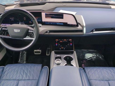 Certified 2026 Cadillac Vistiq Premium Luxury AWD/4WD image 25