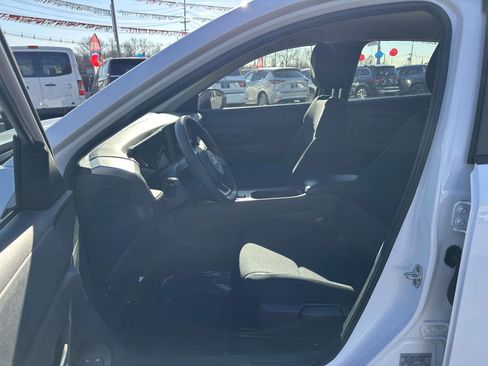 Used 2025 Nissan Kicks S image 16