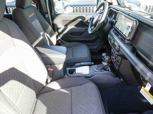 New 2026 Jeep Gladiator Mojave image 16