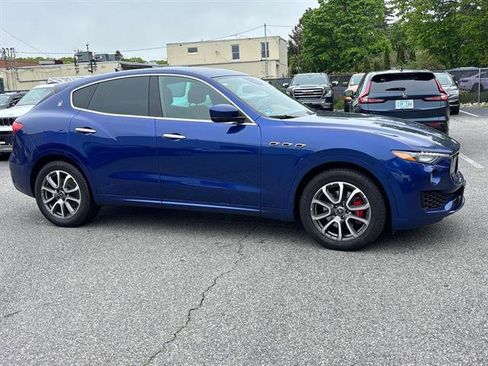 Used 2020 Maserati Levante image 2