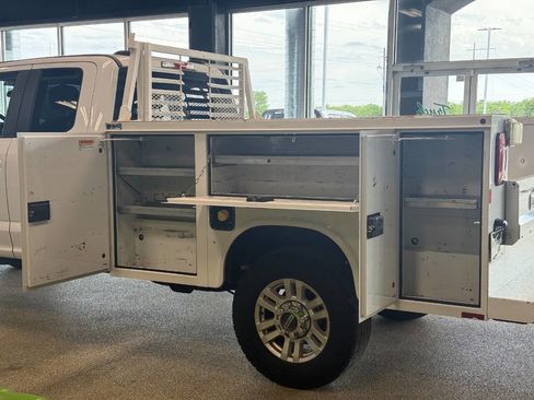 Used 2020 Ford F250 XL w/ Power Equipment Group AWD/4WD image 5