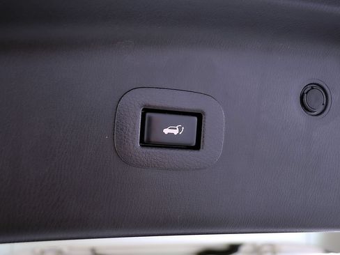 Used 2020 Nissan Armada Platinum w/ Captain's Chairs Package AWD/4WD image 11