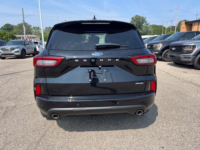 Certified 2024 Ford Escape ST-Line w/ Tech Pack #1 AWD/4WD image 4