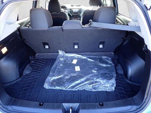 Used 2021 Subaru Crosstrek 2.0i Premium image 8