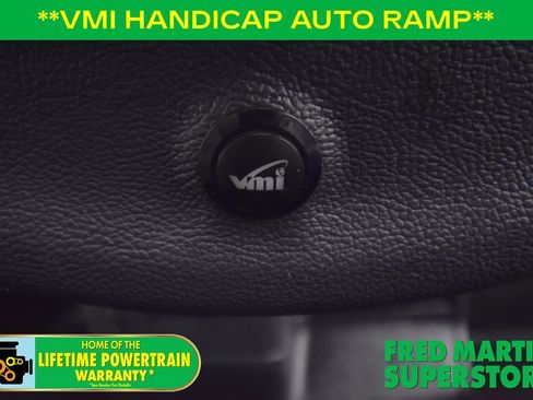 Used 2022 Toyota Sienna XLE image 34