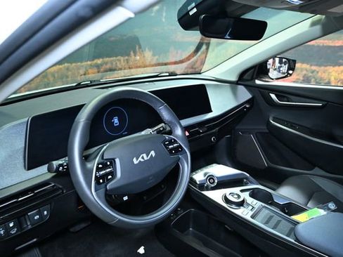 Used 2024 Kia EV6 Wind image 20