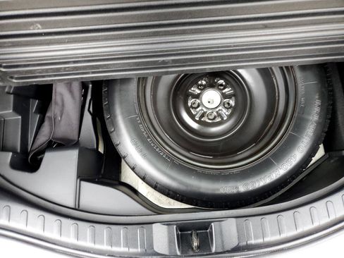 Used 2016 Toyota RAV4 SE image 43