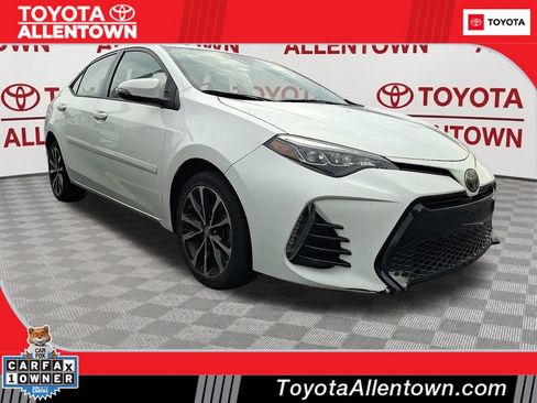 Used 2018 Toyota Corolla SE w/ SE Premium Package FWD image 1