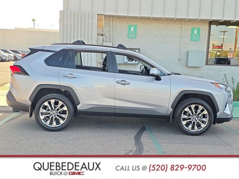 Used 2022 Toyota RAV4 XLE Premium FWD image 8