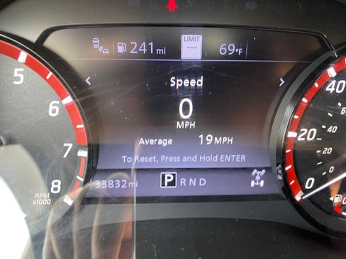 Used 2022 Nissan Frontier PRO-4X w/ Technology Package AWD/4WD image 9