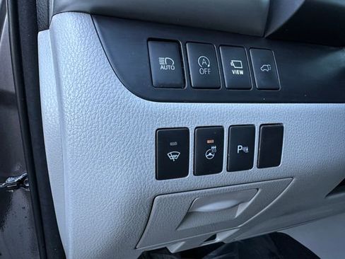 Used 2018 Toyota Highlander Limited image 30