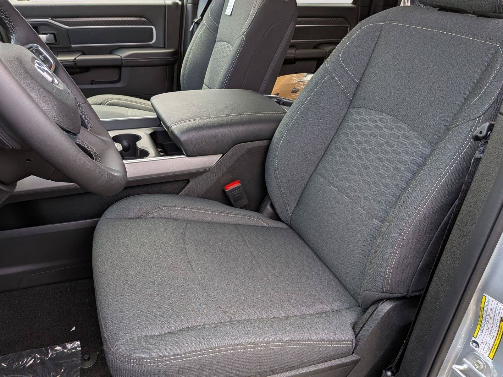 New 2026 RAM 2500 Big Horn AWD/4WD image 13