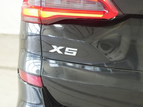 Used 2019 BMW X5 xDrive50i w/ M Sport Package image 15