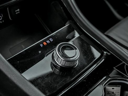 Used 2022 Jeep Grand Cherokee Laredo w/ Luxury Tech Group I image 24