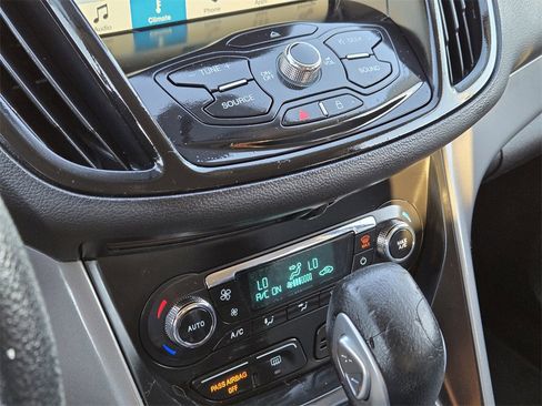 Used 2016 Ford Escape SE w/ Equipment Group 201A image 21