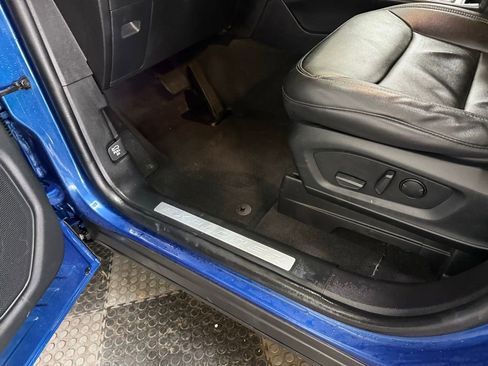 Used 2022 Ford Explorer Limited w/ Equipment Group 301A image 19