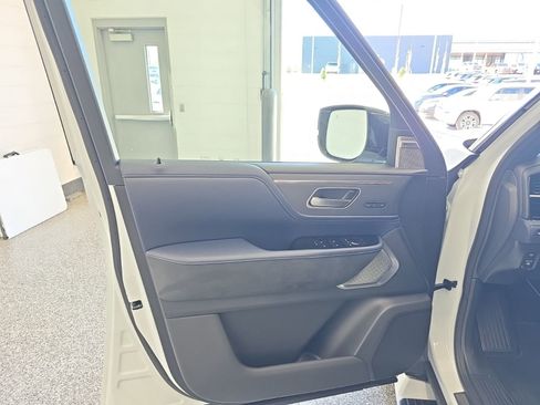 New 2026 INFINITI QX80 4WD image 33