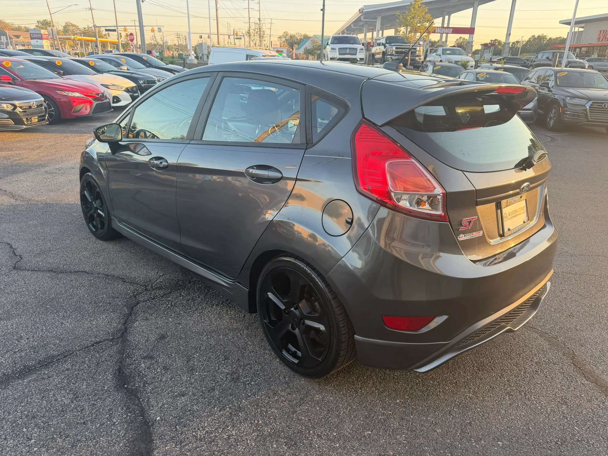 Used 2016 Ford Fiesta ST FWD image 3