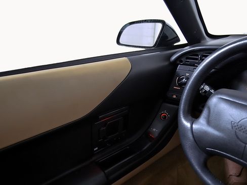 Used 1996 Chevrolet Corvette Coupe RWD image 21