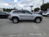 Used 2021 Jeep Grand Cherokee Laredo image 2