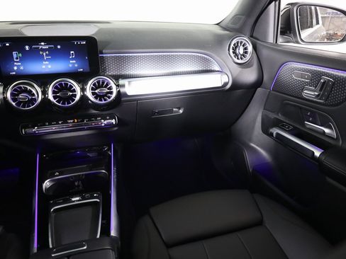 Certified 2025 Mercedes-Benz GLB 250 4MATIC image 38