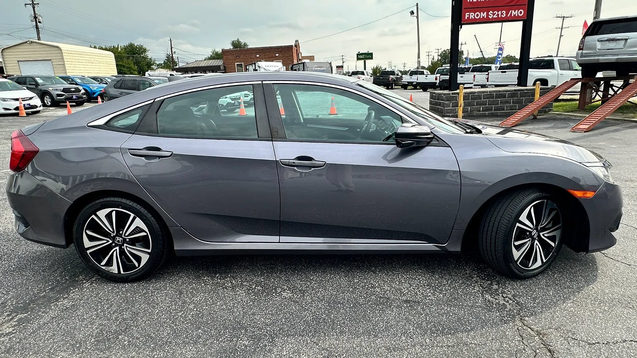 Used 2017 Honda Civic EX-T image 4