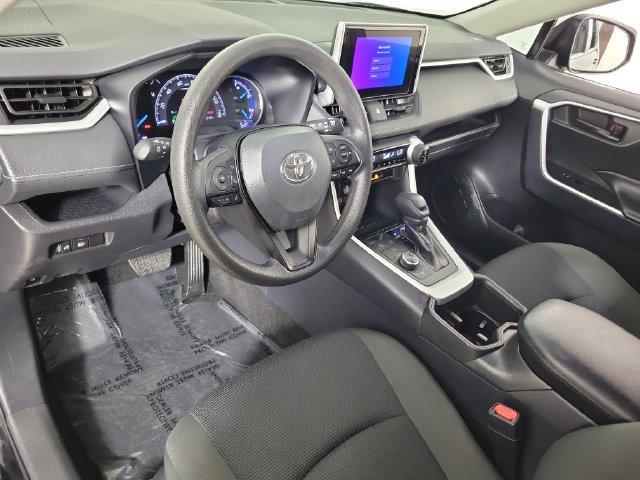 Used 2025 Toyota RAV4 LE AWD/4WD image 18