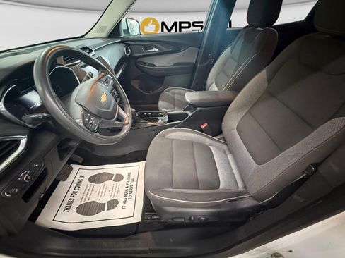 Used 2023 Chevrolet TrailBlazer LT FWD image 9