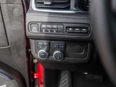 Used 2023 GMC Yukon Denali image 18