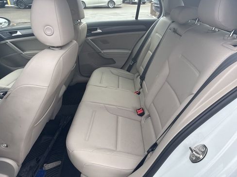 Used 2019 Volkswagen Golf SE w/ Driver Assistance Package image 27