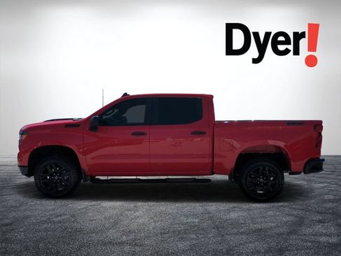 Used 2025 Chevrolet Silverado 1500 Custom Trail Boss w/ Dark Appearance Package AWD/4WD image 7