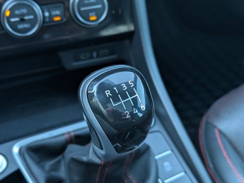 Used 2023 Volkswagen Jetta GLI Autobahn image 30