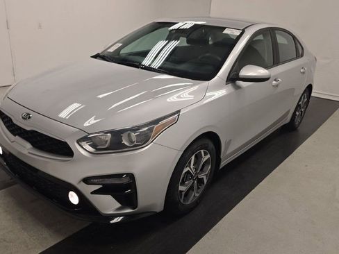 Used 2019 Kia Forte LXS FWD image 3