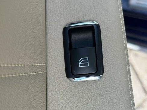 Used 2011 Mercedes-Benz E 350 4MATIC Wagon image 30