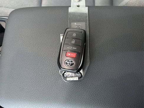 Used 2025 Toyota Camry LE image 28