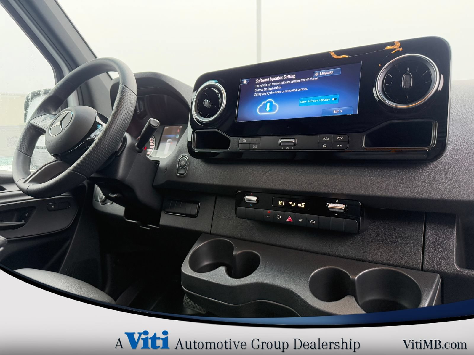 Used 2026 Mercedes-Benz Sprinter 2500 image 2