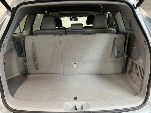 Used 2019 Toyota Highlander XLE AWD/4WD image 14