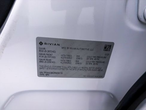 Used 2024 Rivian R1S Adventure AWD/4WD image 37