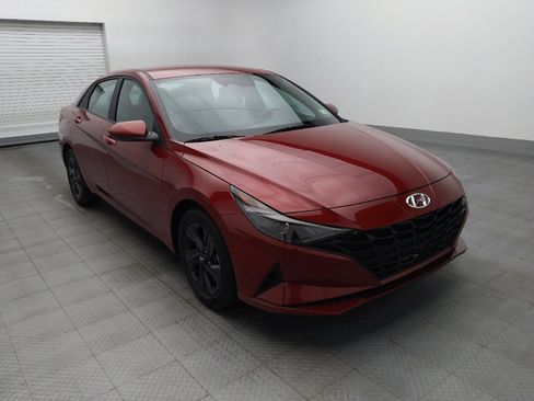 Used 2023 Hyundai Elantra SEL w/ Preferred Accessory Package FWD image 13