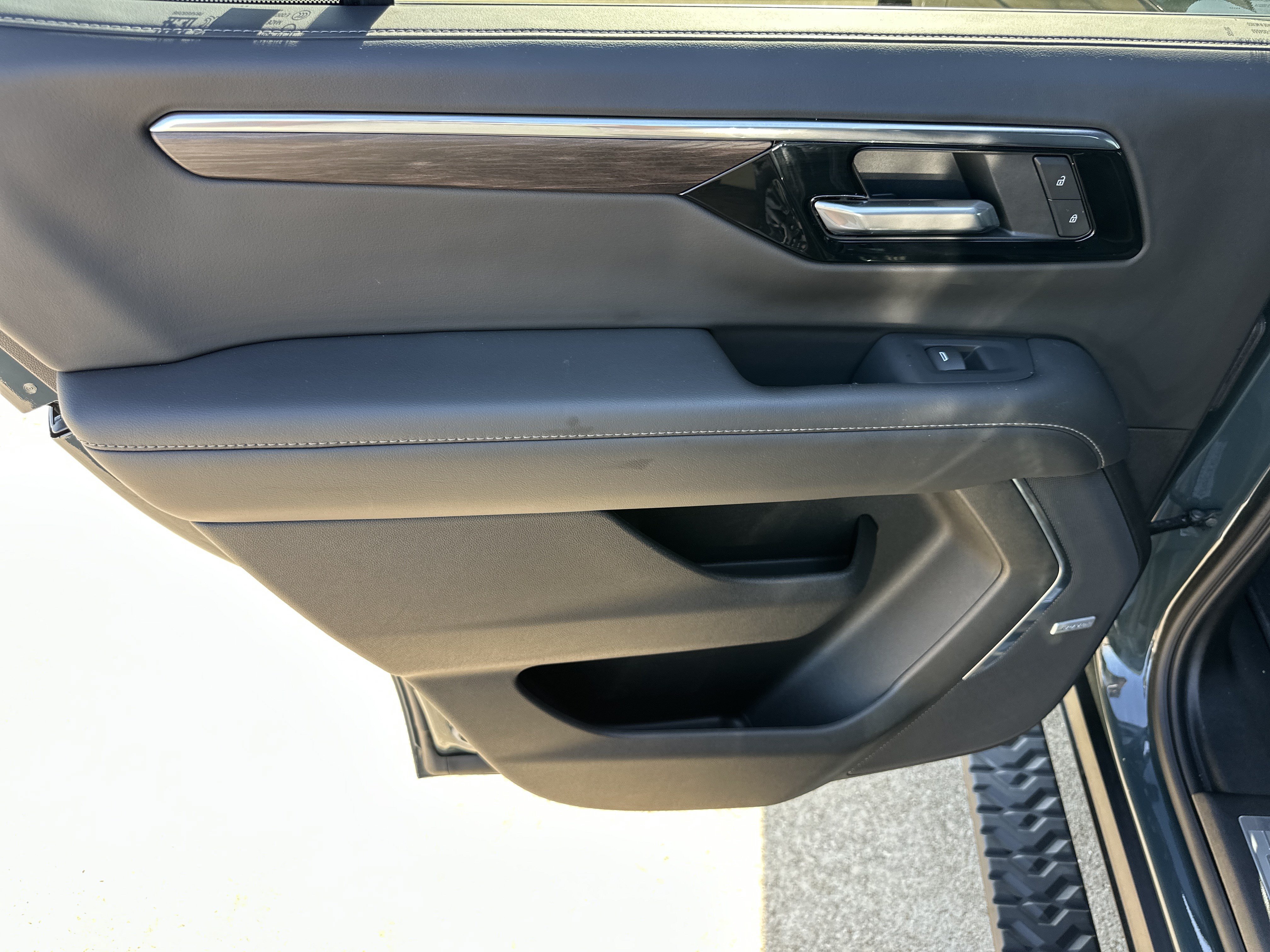 Certified 2025 Chevrolet Tahoe Z71 w/ Z71 Off-Road Package AWD/4WD image 24