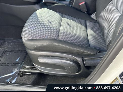 Used 2023 Kia Soul LX w/ LX Technology Package image 15